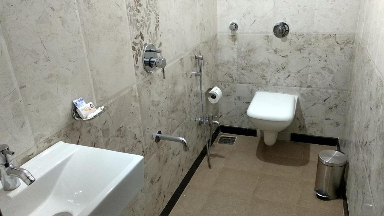Hotel 7 Seas วากาตอร์ ภายนอก รูปภาพ